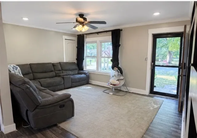 Photo 3 of Single family home for sale at 370 Welchwood Dr, Clarksville, TN 37040 | MLS# 3611464 | Listing updated on 2026-10-05