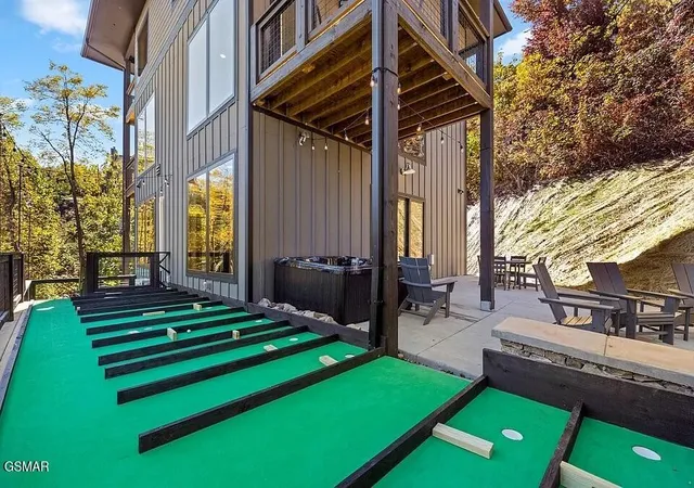 Photo 4 of Single family home for sale at 741 Chestnut Dr, Gatlinburg, TN 37738 | MLS# 3597998 | Listing updated on 2026-09-28