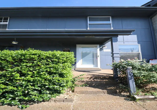 Photo 2 of Townhouse for sale at 6028 Deal Ave, Nashville, TN 37209 | MLS# 3598029 | Listing updated on 2026-09-23