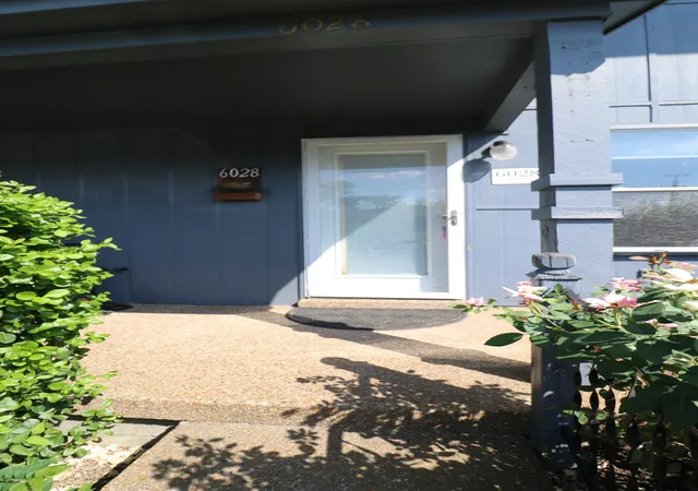 Photo 3 of Townhouse for sale at 6028 Deal Ave, Nashville, TN 37209 | MLS# 3598029 | Listing updated on 2026-09-23