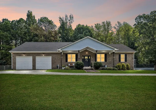 Photo 1 of Single family home for sale at 2428 Old Natchez Tr Trl, Camden, TN 38320 | MLS# 3598117 | Listing updated on 2026-09-25