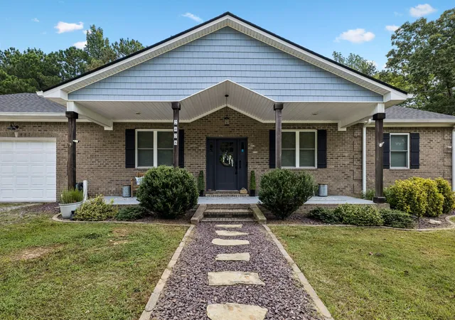 Photo 3 of Single family home for sale at 2428 Old Natchez Tr Trl, Camden, TN 38320 | MLS# 3598117 | Listing updated on 2026-09-25