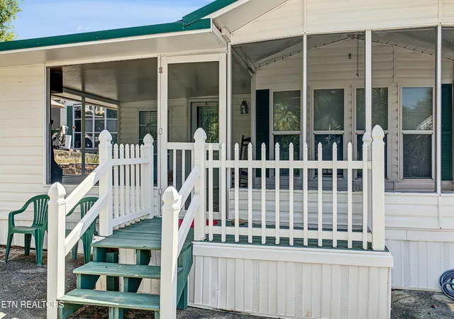 Photo 2 of Manufactured home for sale at 612 Whistling Swan St, Townsend, TN 37882 | MLS# 3598862 | Listing updated on 2026-09-24