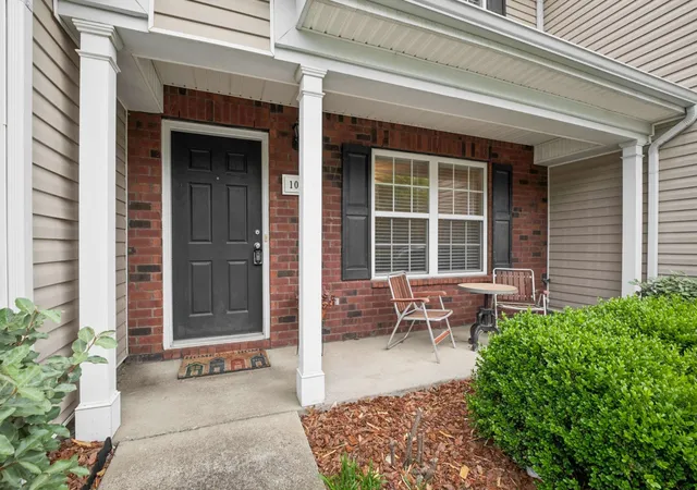 Photo 2 of Townhouse for sale at 107 Oak Valley Cir, Smyrna, TN 37167 | MLS# 3603075 | Listing updated on 2026-09-30
