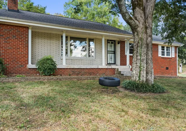 Photo 3 of Single family home for sale at 1106 Cartwright Cir N, Goodlettsville, TN 37072 | MLS# 3598158 | Listing updated on 2026-09-29