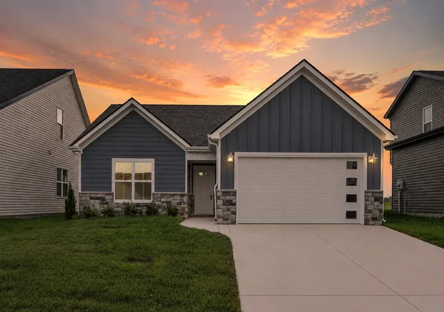 Photo 2 of Single family home for sale at 2721 Brewster Dr, Clarksville, TN 37042 | MLS# 3598558 | Listing updated on 2026-09-24