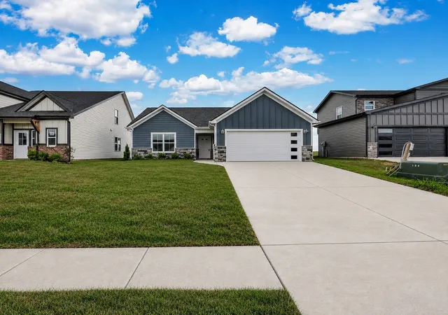 Photo 3 of Single family home for sale at 2721 Brewster Dr, Clarksville, TN 37042 | MLS# 3598558 | Listing updated on 2026-09-24