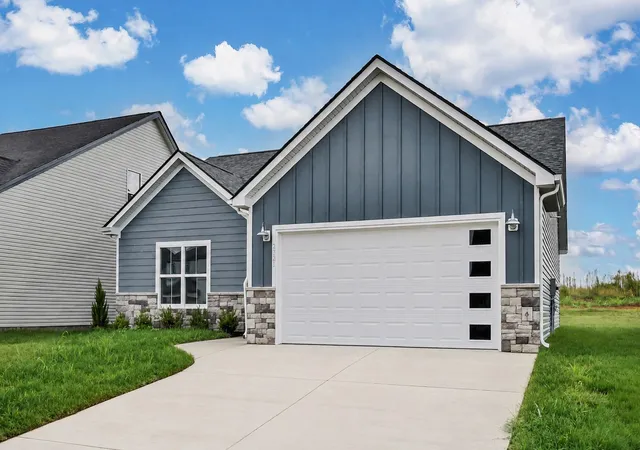 Photo 4 of Single family home for sale at 2721 Brewster Dr, Clarksville, TN 37042 | MLS# 3598558 | Listing updated on 2026-09-24