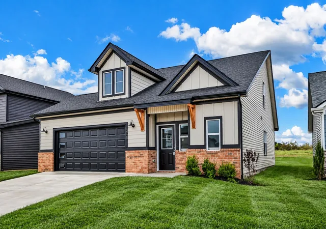 Photo 1 of Single family home for sale at 2725 Brewster Dr, Clarksville, TN 37042 | MLS# 3598556 | Listing updated on 2026-09-24