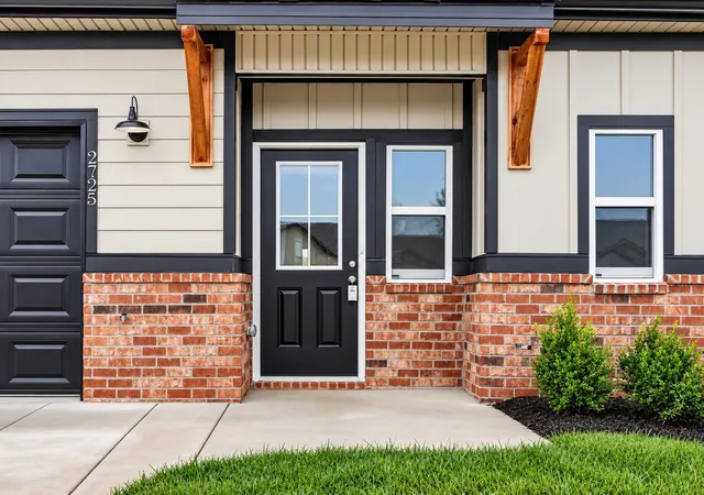 Photo 3 of Single family home for sale at 2725 Brewster Dr, Clarksville, TN 37042 | MLS# 3598556 | Listing updated on 2026-09-24