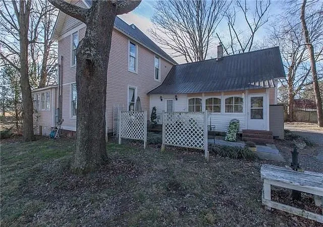 Photo 3 of Single family home for sale at 207 Webb Rd E, Bell Buckle, TN 37020 | MLS# 3598169 | Listing updated on 2026-09-23