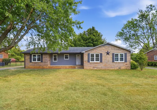 Photo 1 of Single family home for sale at 906 Mead Dr, Shelbyville, TN 37160 | MLS# 3598085 | Listing updated on 2026-09-23