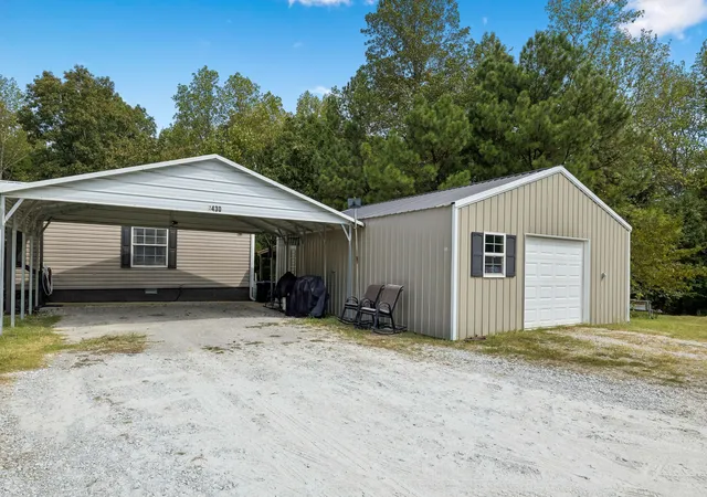 Photo 3 of Manufactured home for sale at 2430 Old Natchez Tr Trl, Camden, TN 38320 | MLS# 3598395 | Listing updated on 2026-09-25