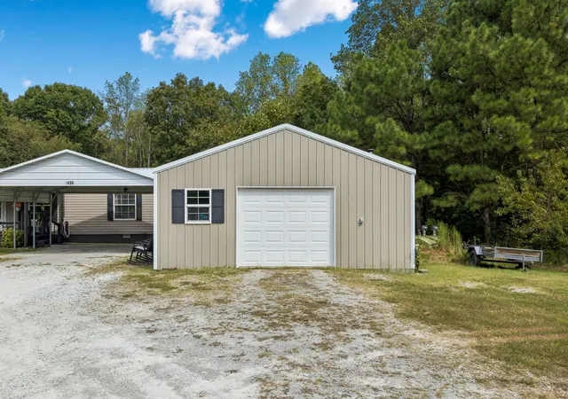 Photo 4 of Manufactured home for sale at 2430 Old Natchez Tr Trl, Camden, TN 38320 | MLS# 3598395 | Listing updated on 2026-09-25