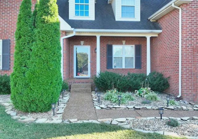 Photo 3 of Single family home for sale at 104 Crete Ct, White House, TN 37188 | MLS# 3598534 | Listing updated on 2026-10-11