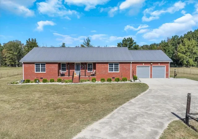 Photo 1 of Single family home for sale at 2343 Davenport Rd, Tullahoma, TN 37388 | MLS# 3612854 | Listing updated on 2026-10-07