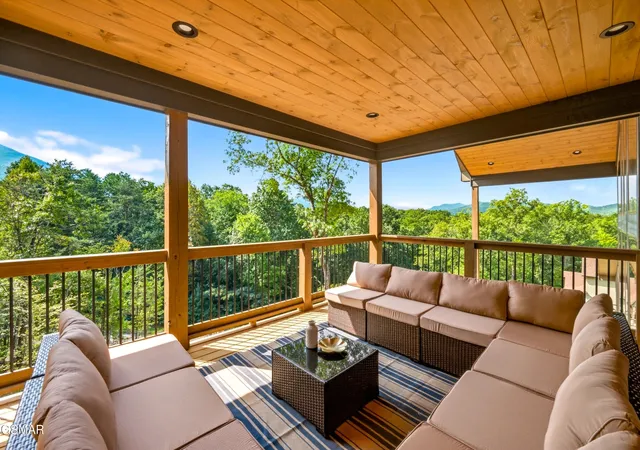 Photo 2 of Single family home for sale at 3839 Revetta Cir, Sevierville, TN 37862 | MLS# 3598097 | Listing updated on 2026-09-23