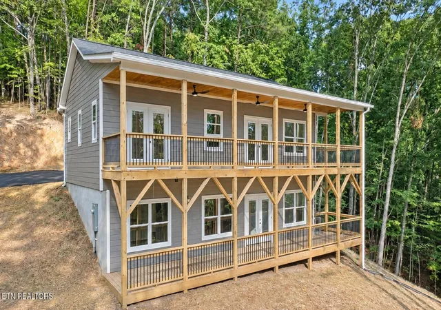 Photo 3 of Single family home for sale at 1334 Estates Dr, Seymour, TN 37865 | MLS# 3598099 | Listing updated on 2026-10-09