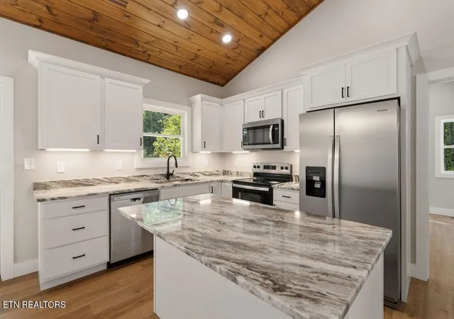 Photo 4 of Single family home for sale at 1334 Estates Dr, Seymour, TN 37865 | MLS# 3598099 | Listing updated on 2026-10-09