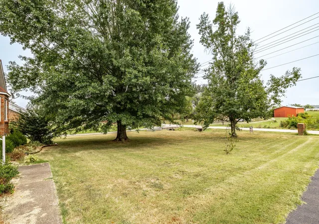 Photo 3 of Single family home for sale at 294 Brattontown Cir, Lafayette, TN 37083 | MLS# 3602134 | Listing updated on 2026-09-28