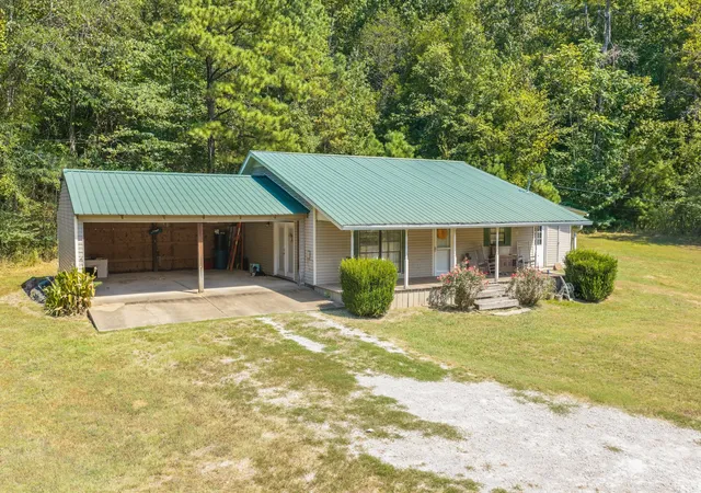 Photo 1 of Single family home for sale at 4334 Swindle Crk Rd, Linden, TN 37096 | MLS# 3598114 | Listing updated on 2026-09-23