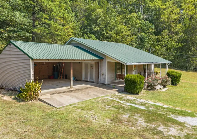 Photo 3 of Single family home for sale at 4334 Swindle Crk Rd, Linden, TN 37096 | MLS# 3598114 | Listing updated on 2026-09-23