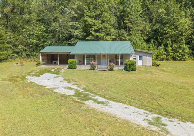 Photo 3 of Single family home for sale at 4334 Swindle Crk Rd, Linden, TN 37096 | MLS# 3598114 | Listing updated on 2026-09-23