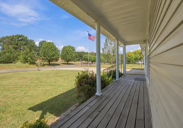 Photo 2 of Single family home for sale at 100 Meadows Ln, Mc Ewen, TN 37101 | MLS# 3598599 | Listing updated on 2026-10-26