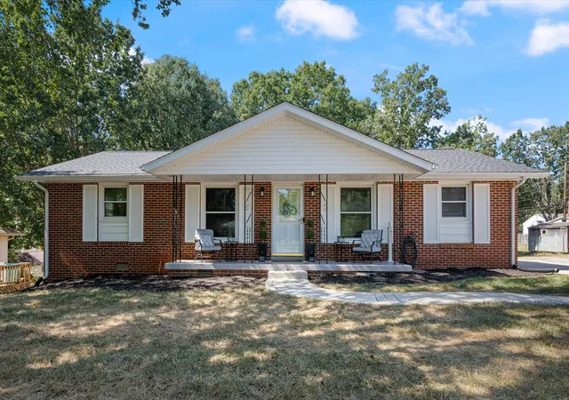 Photo 1 of Single family home for sale at 418 Seay Ct, Clarksville, TN 37043 | MLS# 3602083 | Listing updated on 2026-10-26