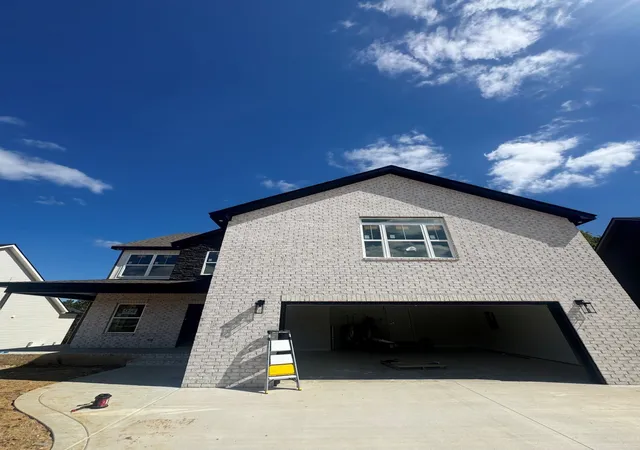 Photo 2 of Single family home for sale at 165 Dewberry Ct, Clarksville, TN 37042 | MLS# 3601385 | Listing updated on 2026-09-25