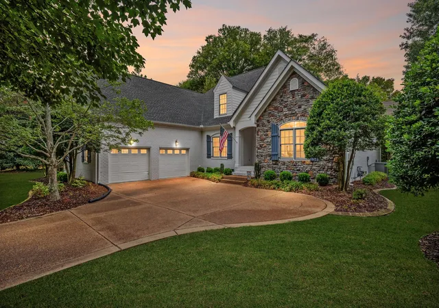 Photo 1 of Single family home for sale at 804 Willowsprings Blvd, Franklin, TN 37064 | MLS# 3599197 | Listing updated on 2026-09-25