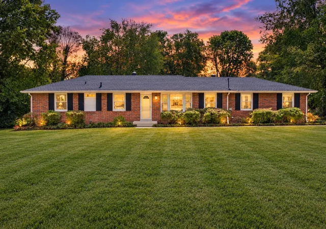 Photo 1 of Single family home for sale at 570 Joyce Ln, Nashville, TN 37216 | MLS# 3598701 | Listing updated on 2026-10-01