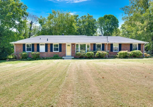 Photo 2 of Single family home for sale at 570 Joyce Ln, Nashville, TN 37216 | MLS# 3598701 | Listing updated on 2026-10-01
