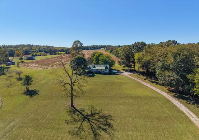 Single family home for sale at 3309 Yellow Crk Rd, Dickson, TN 37055 | MLS# 3615669