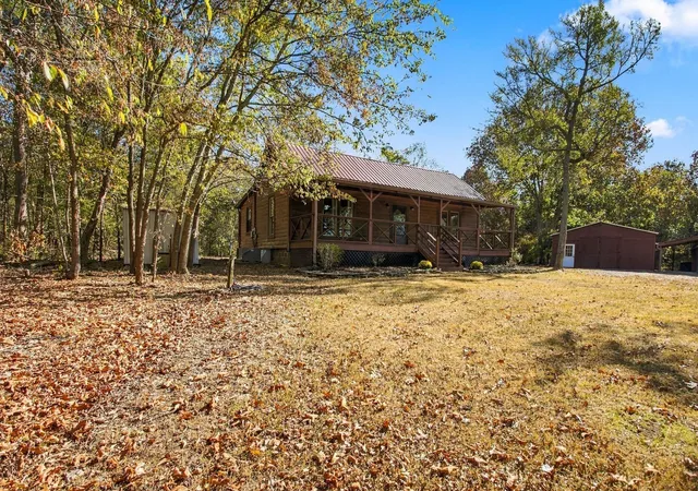Photo 2 of Single family home for sale at 3561 Tobe Robertson Rd, Columbia, TN 38401 | MLS# 3598913 | Listing updated on 2026-09-30