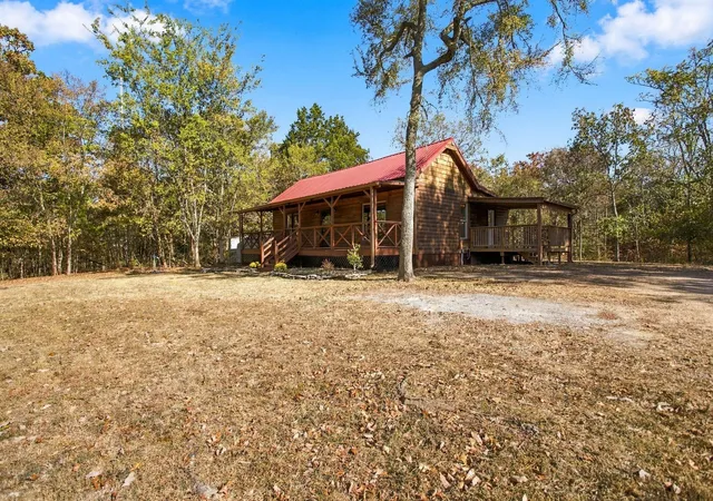 Photo 3 of Single family home for sale at 3561 Tobe Robertson Rd, Columbia, TN 38401 | MLS# 3598913 | Listing updated on 2026-09-30