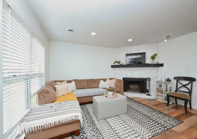Photo 3 of Townhouse for sale at 301 Huntington Ridge Dr, Nashville, TN 37211 | MLS# 3601453 | Listing updated on 2026-10-08