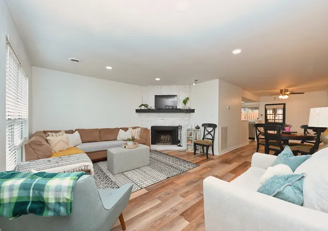 Photo 4 of Townhouse for sale at 301 Huntington Ridge Dr, Nashville, TN 37211 | MLS# 3601453 | Listing updated on 2026-10-08