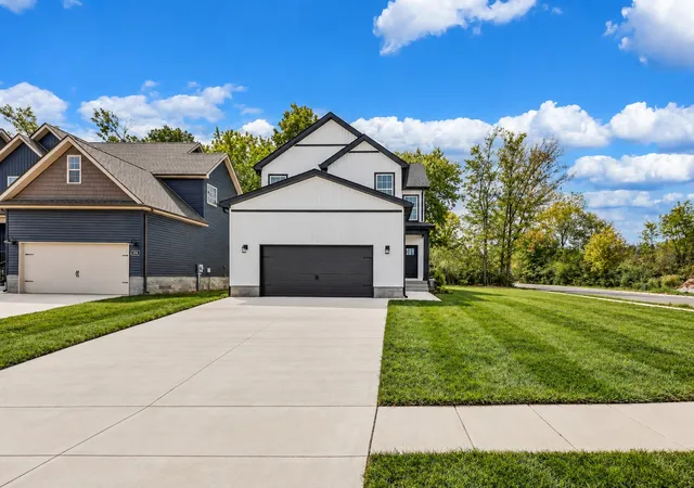 Photo 3 of Single family home for sale at 302 Switchgrass Dr, Clarksville, TN 37042 | MLS# 3598724 | Listing updated on 2026-10-05
