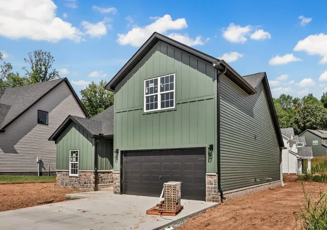 Photo 1 of Single family home for sale at 3016 Timberdale Dr, Clarksville, TN 37042 | MLS# 3598434 | Listing updated on 2026-09-24