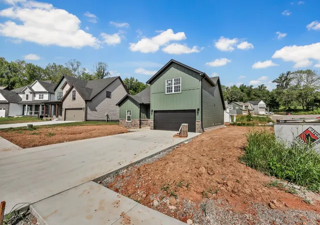 Photo 2 of Single family home for sale at 3016 Timberdale Dr, Clarksville, TN 37042 | MLS# 3598434 | Listing updated on 2026-09-24
