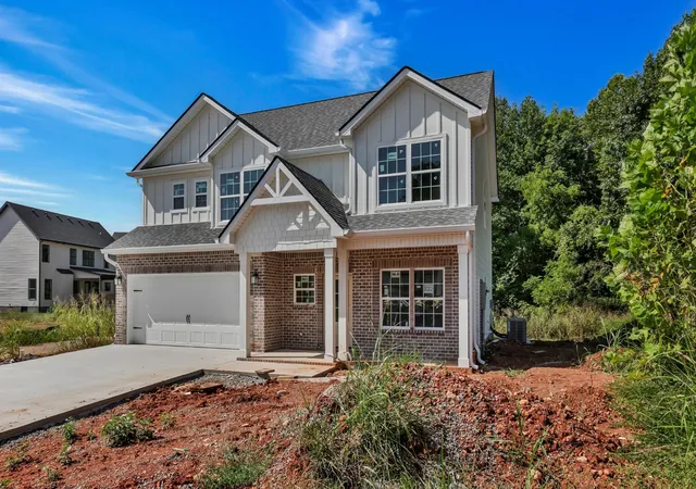 Photo 3 of Single family home for sale at 506 Danica Dr, Clarksville, TN 37042 | MLS# 3598431 | Listing updated on 2026-09-24