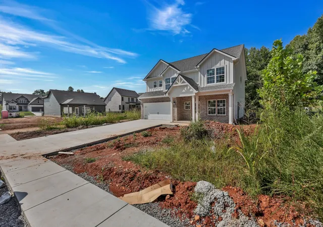 Photo 4 of Single family home for sale at 506 Danica Dr, Clarksville, TN 37042 | MLS# 3598431 | Listing updated on 2026-09-24
