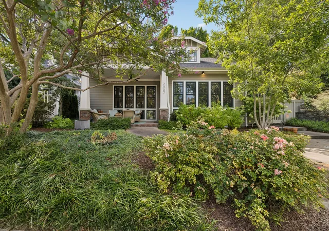 Photo 2 of Townhouse for sale at 2907 Oakland Ave, Nashville, TN 37212 | MLS# 3598960 | Listing updated on 2026-10-04
