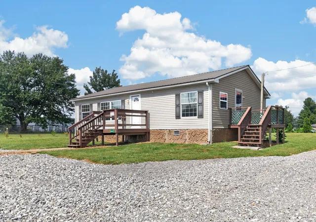 Photo 2 of Manufactured home for sale at 6998 Plateau Rd, Crossville, TN 38571 | MLS# 3598150 | Listing updated on 2026-09-24