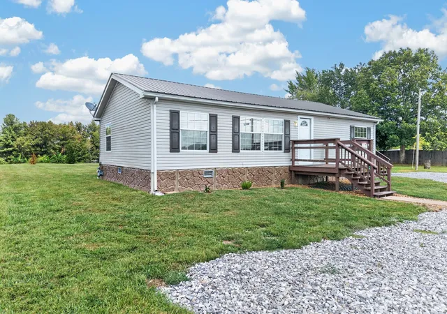 Photo 3 of Manufactured home for sale at 6998 Plateau Rd, Crossville, TN 38571 | MLS# 3598150 | Listing updated on 2026-09-24