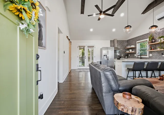 Photo 2 of Single family home for sale at 2613 Neldia Ct, Nashville, TN 37206 | MLS# 3620498 | Listing updated on 2026-10-23