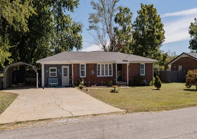Photo 3 of Single family home for sale at 307 Hinson St, Hohenwald, TN 38462 | MLS# 3603048 | Listing updated on 2026-09-30