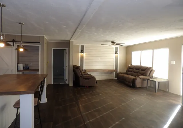 Photo 3 of Manufactured home for sale at 1071 Katherine St, Gallatin, TN 37066 | MLS# 3598917 | Listing updated on 2026-10-08