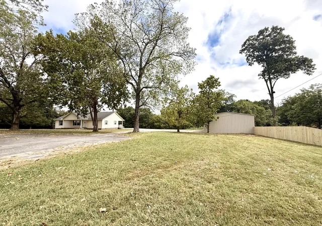 Photo 2 of Single family home for sale at 1235 Yell Rd, Lewisburg, TN 37091 | MLS# 3599463 | Listing updated on 2026-10-08